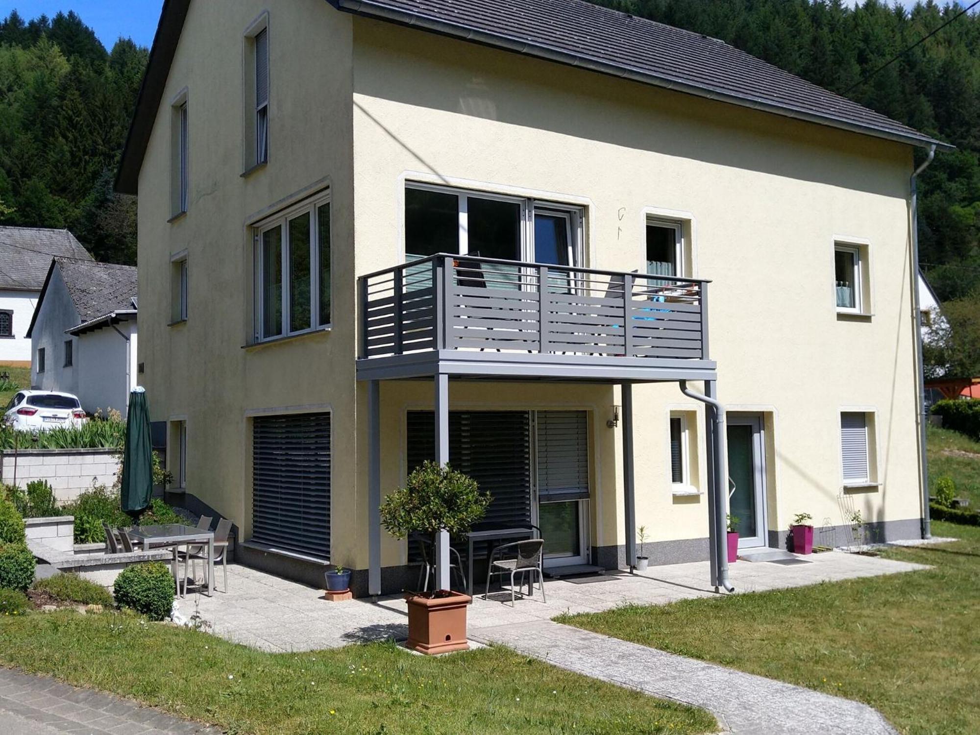 Apartment With Terrace And View Merschbach Bagian luar foto