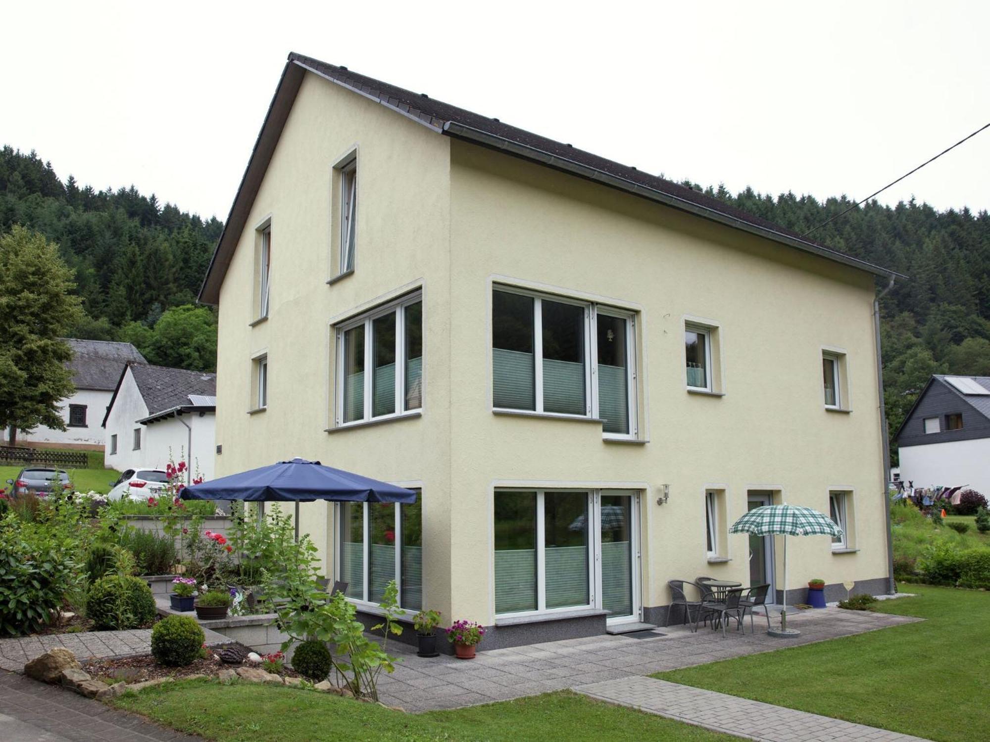 Apartment With Terrace And View Merschbach Bagian luar foto