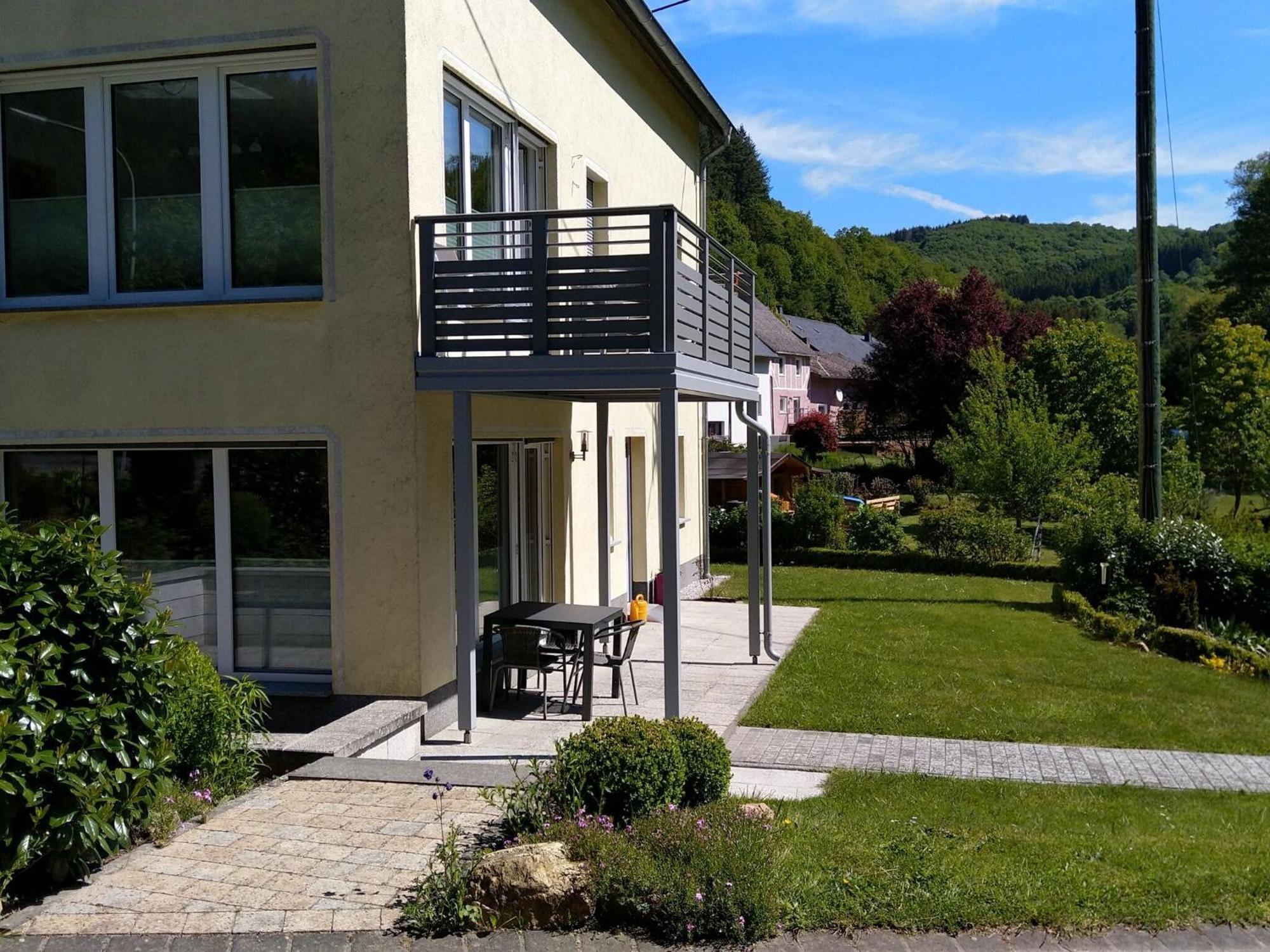 Apartment With Terrace And View Merschbach Bagian luar foto