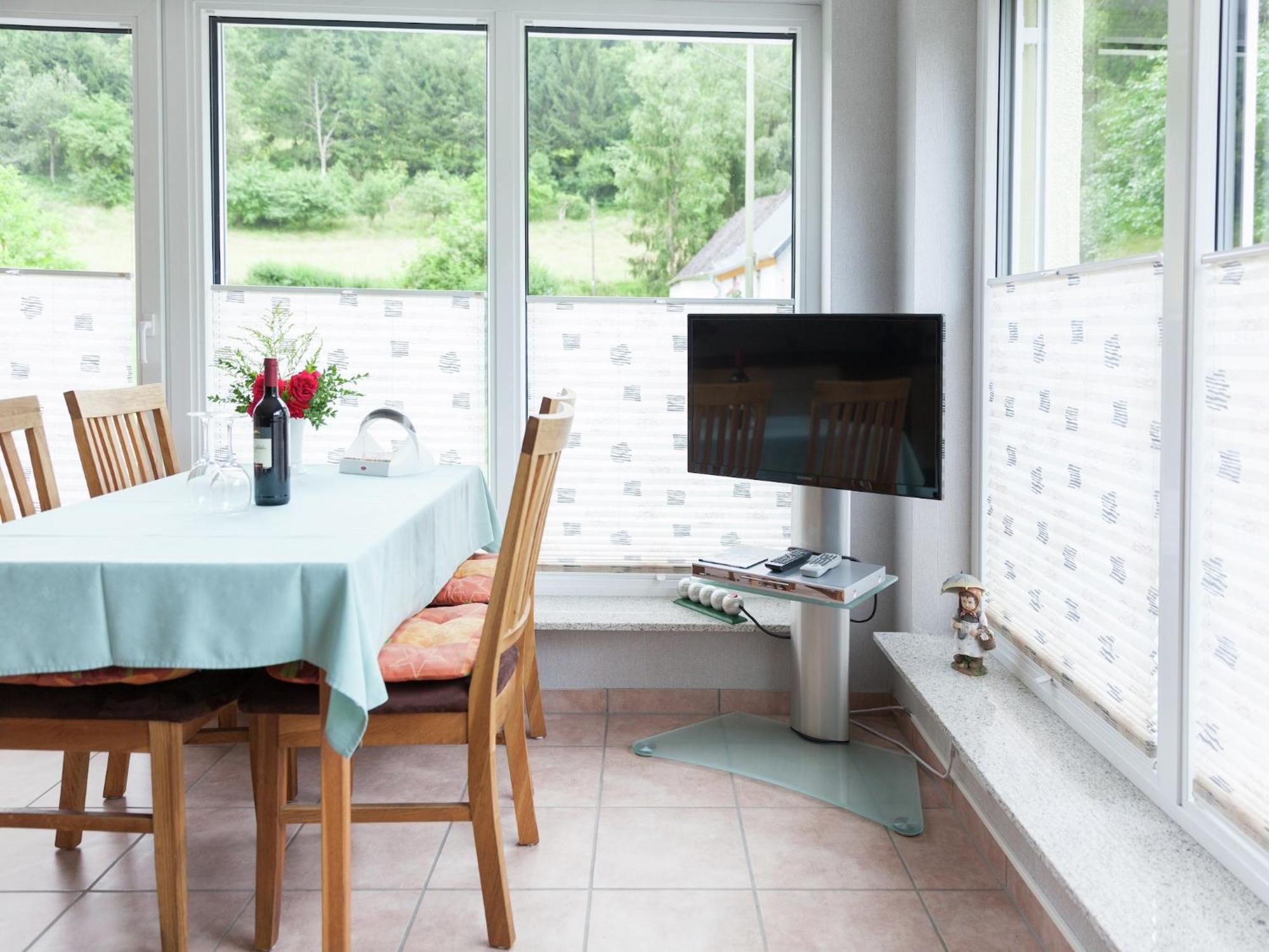 Apartment With Terrace And View Merschbach Bagian luar foto